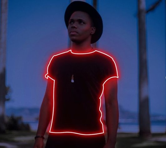 L'effet néon sur un tee shirt d'homme un travail signé Mind Your Business