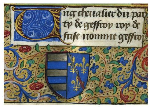 Enluminure médiévale montrant un écu héraldique au centre d'une bordure décorée de fleurs. Le blason est divisé en deux : à gauche, des fasces horizontales argent et bleu ; à droite, sur un fond bleu aux fleurs de lys d'or, une barre diagonale noueuse (écotée) rouge et blanche. Au-dessus, un texte en calligraphie gothique débute par une grande lettrine ornée.